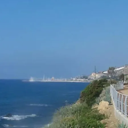 Casa vacanze Monolocale Red Comfortable Santo Stefano al Mare